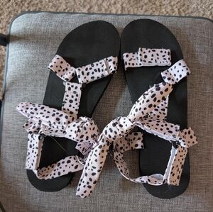 Spotted Pink Tie-Strap Sandals on Black Footbed